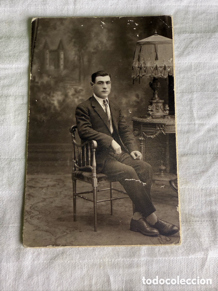 Fotograf&iacute;a antigua: Antigua fotograf&iacute;a de caballero sentado. Foto Luch, Barcelona. A&ntilde;os 1920-1930.