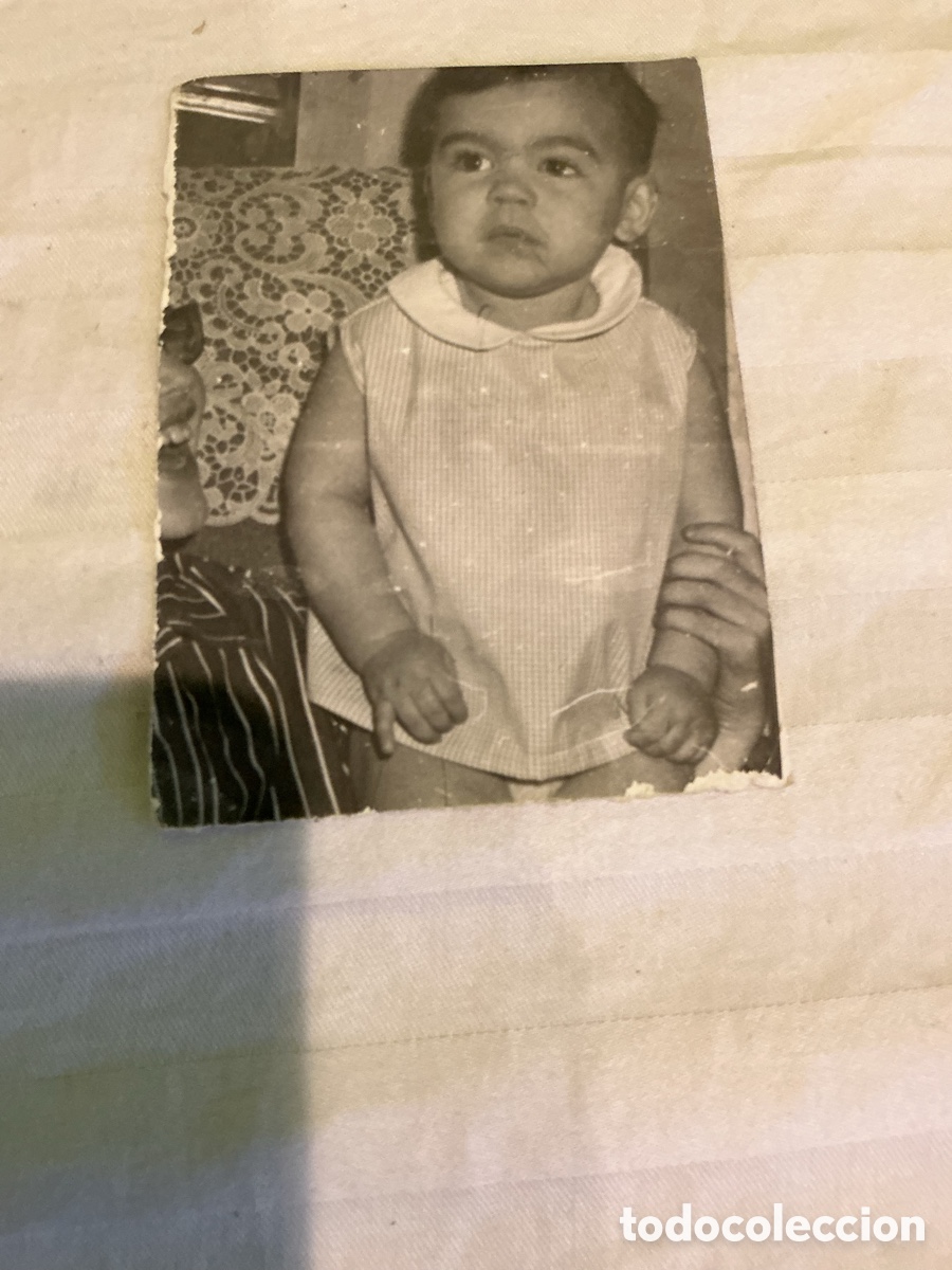 Fotograf&iacute;a antigua: Fotograf&iacute;a antigua de beb&eacute;. Retrato infantil. A&ntilde;os 40&ndash;50.