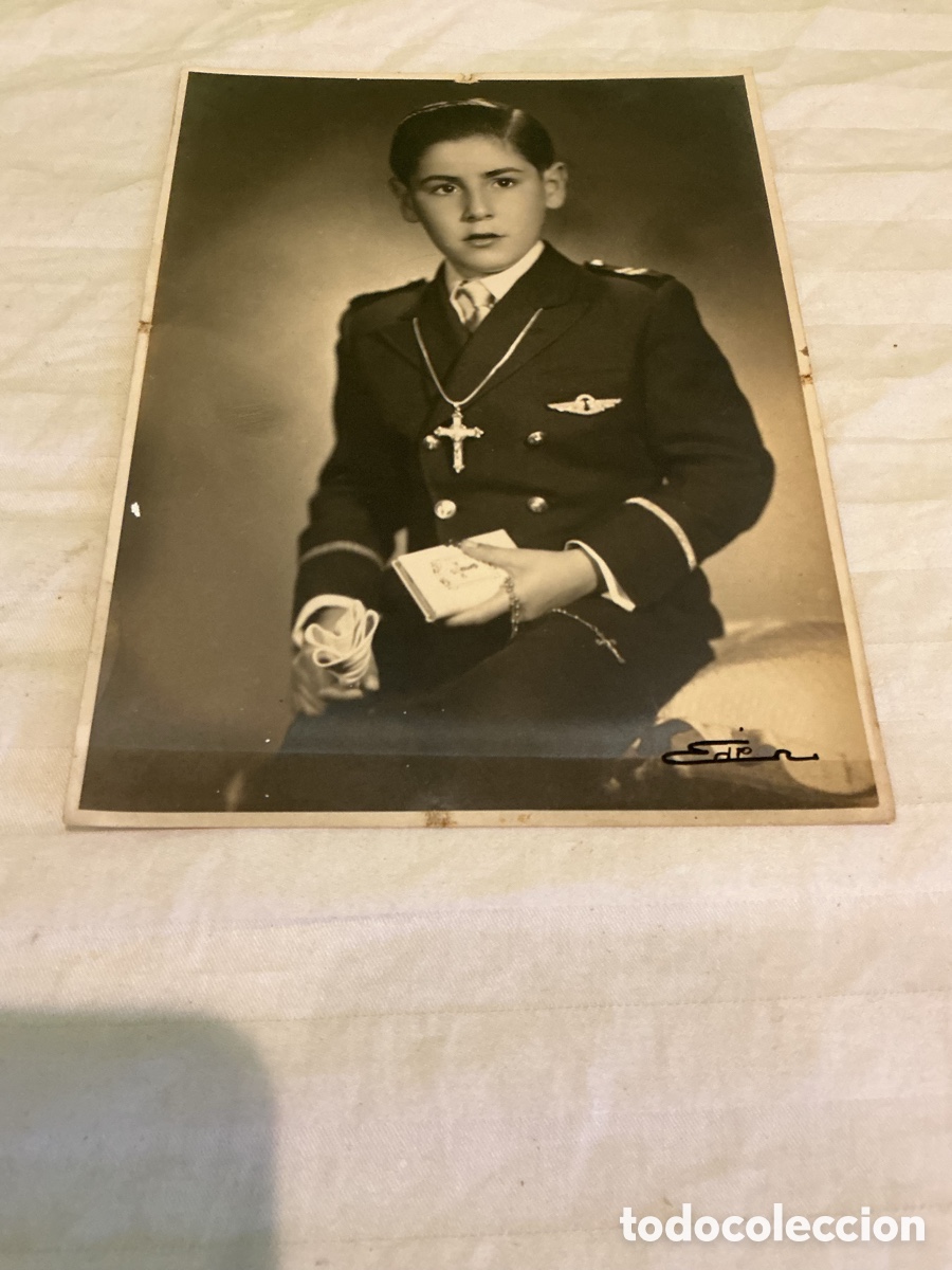 Fotograf&iacute;a antigua: Ni&ntilde;o de primera comuni&oacute;n. Foto-Studio Ed&eacute;n, Barcelona. A&ntilde;os 40&ndash;50, aproximadamente.