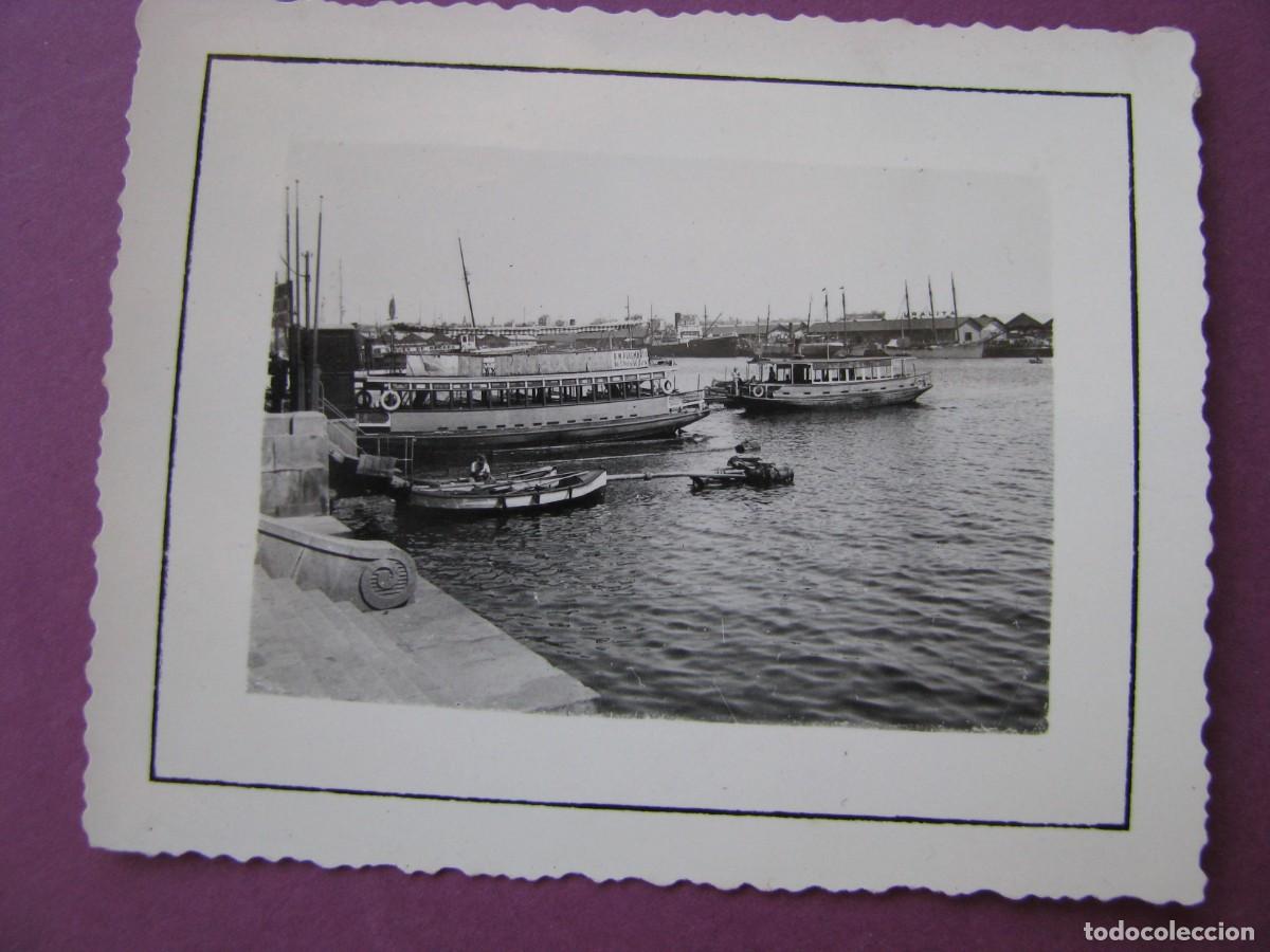 Fotograf&iacute;a antigua: FOTO DE BARCELONA. PUERTO, BARCOS. A&Ntilde;OS C. 1930. 7,5X6 CM. PAPEL AGFA LUPEX. IMAGEN NITIDA.