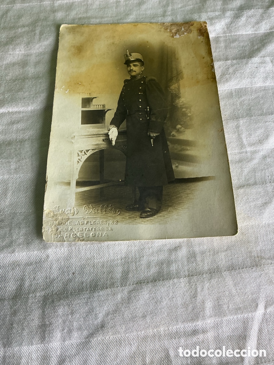 Fotograf&iacute;a antigua: Postal fotogr&aacute;fica de militar uniformado. Juan Vall&eacute;s, Barcelona.