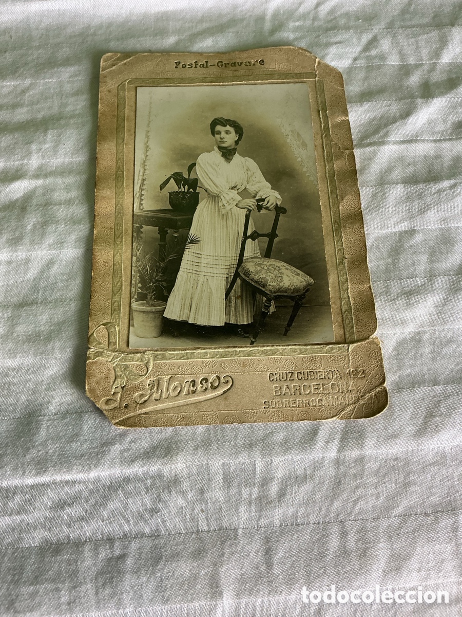 Fotograf&iacute;a antigua: Antigua fotograf&iacute;a postal retrato de mujer elegante &ndash; J. Alonso Barcelona &ndash; 1900-1920