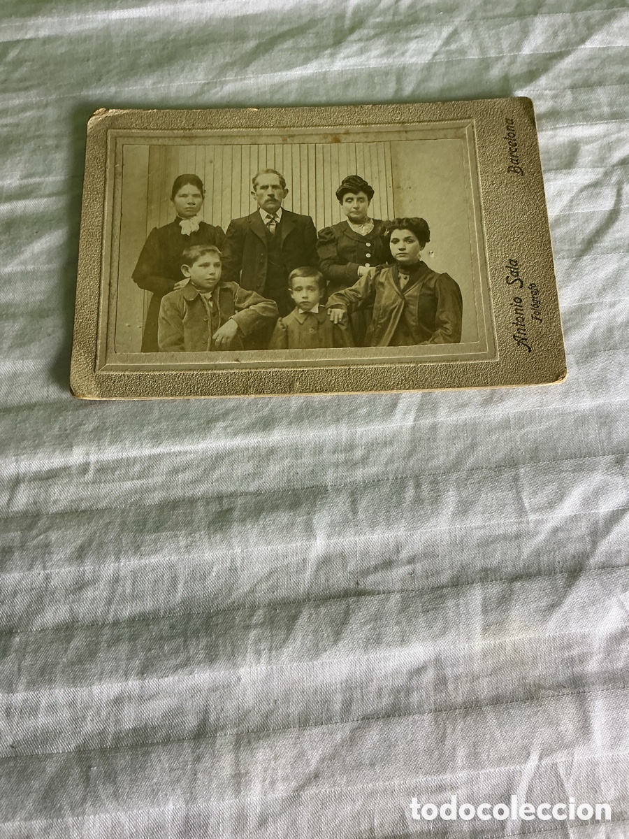 Fotograf&iacute;a antigua: Fotograf&iacute;a antigua familiar de estudio &ndash; 6 personas &ndash; Principios siglo XX