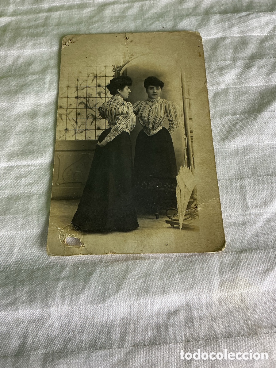 Alte Fotografie: Fotograf&iacute;a antigua dos mujeres con espejo &ndash; Marin&eacute; Barcelona &ndash; 1900-1915