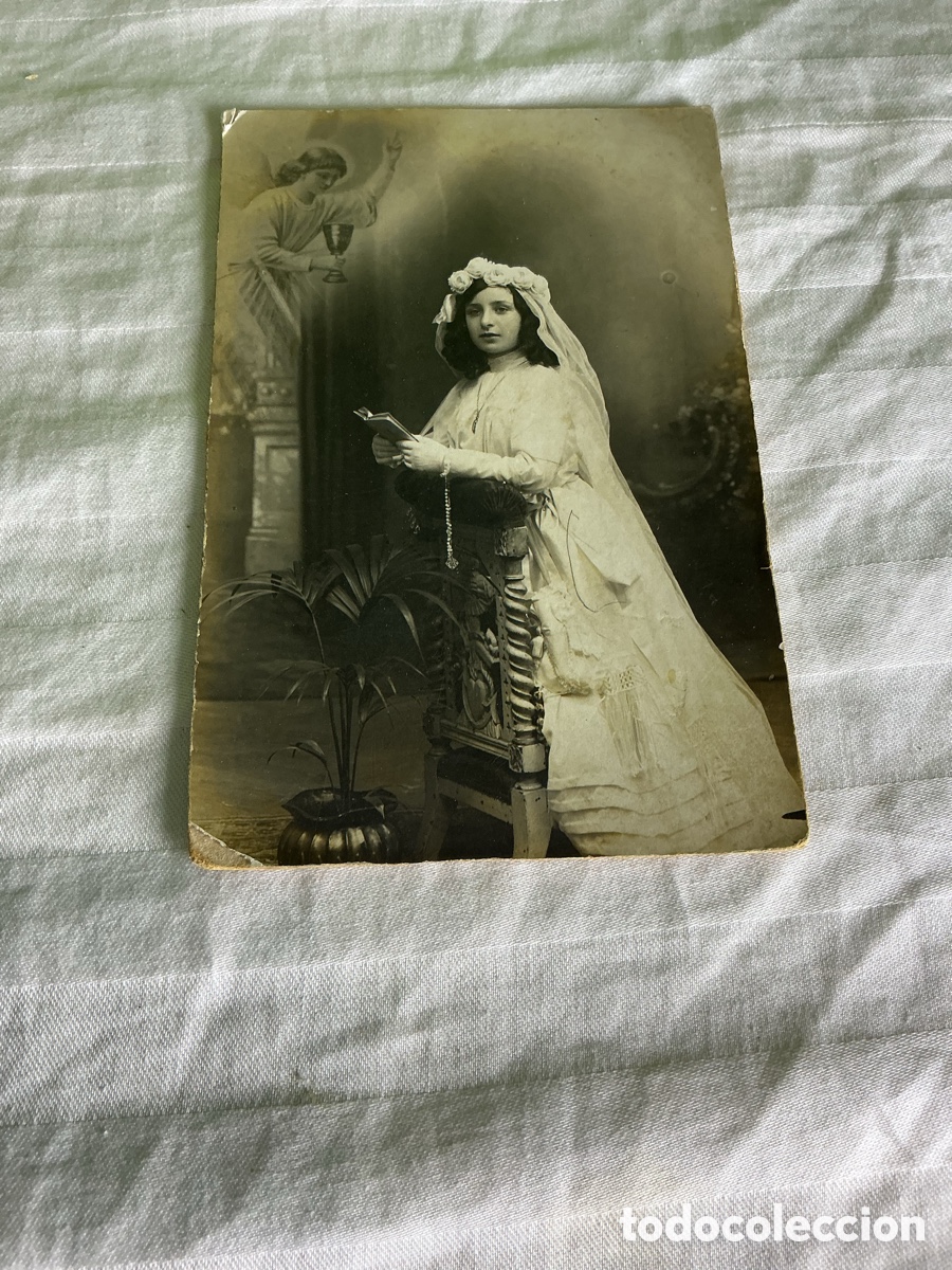 Fotograf&iacute;a antigua: Fotograf&iacute;a antigua ni&ntilde;a Primera Comuni&oacute;n &ndash; &Aacute;ngel y c&aacute;liz &ndash; 1900-1920