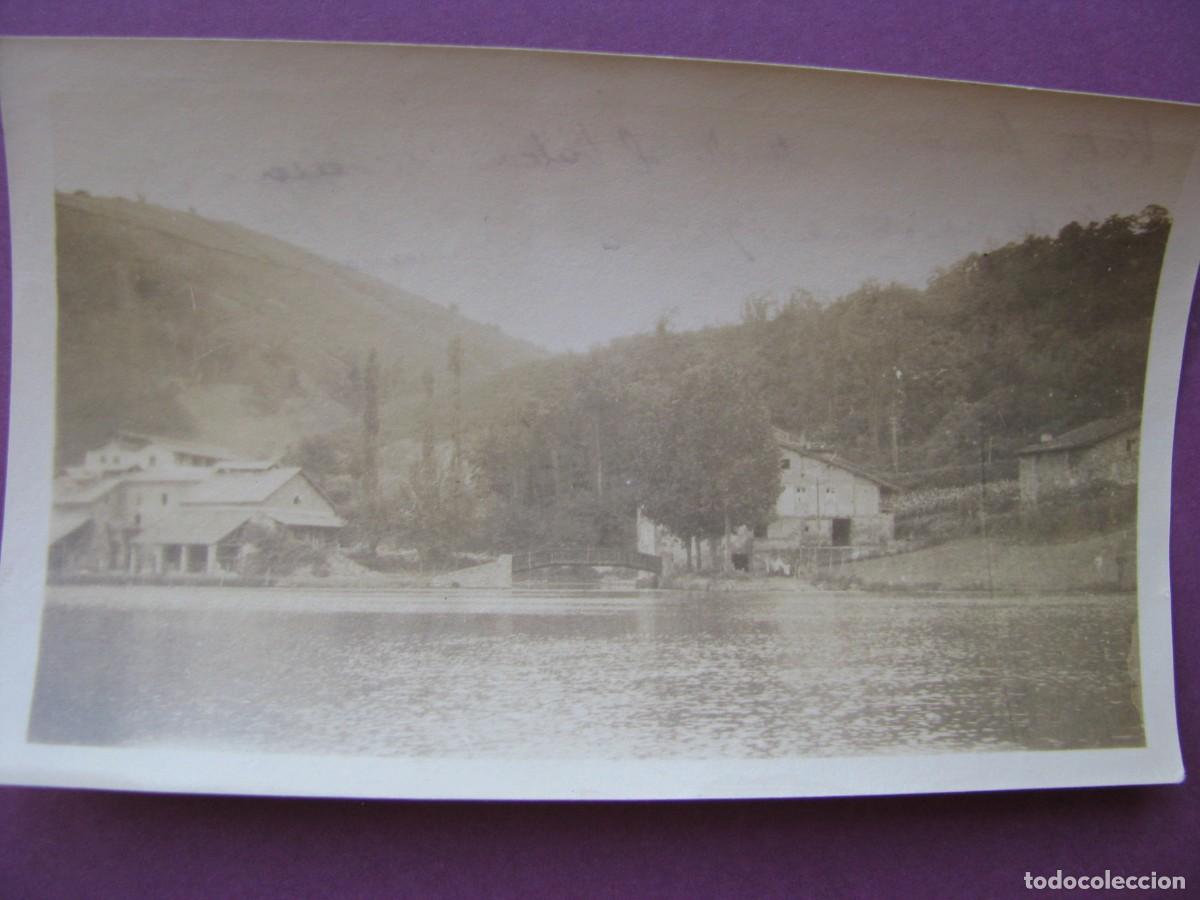 Fotograf&iacute;a antigua: FOTO ORIGINAL DEL A&Ntilde;O 1922. 11X6,5 CM. FABRICA CEMENTOS EZQUIOGA RIO UROLA