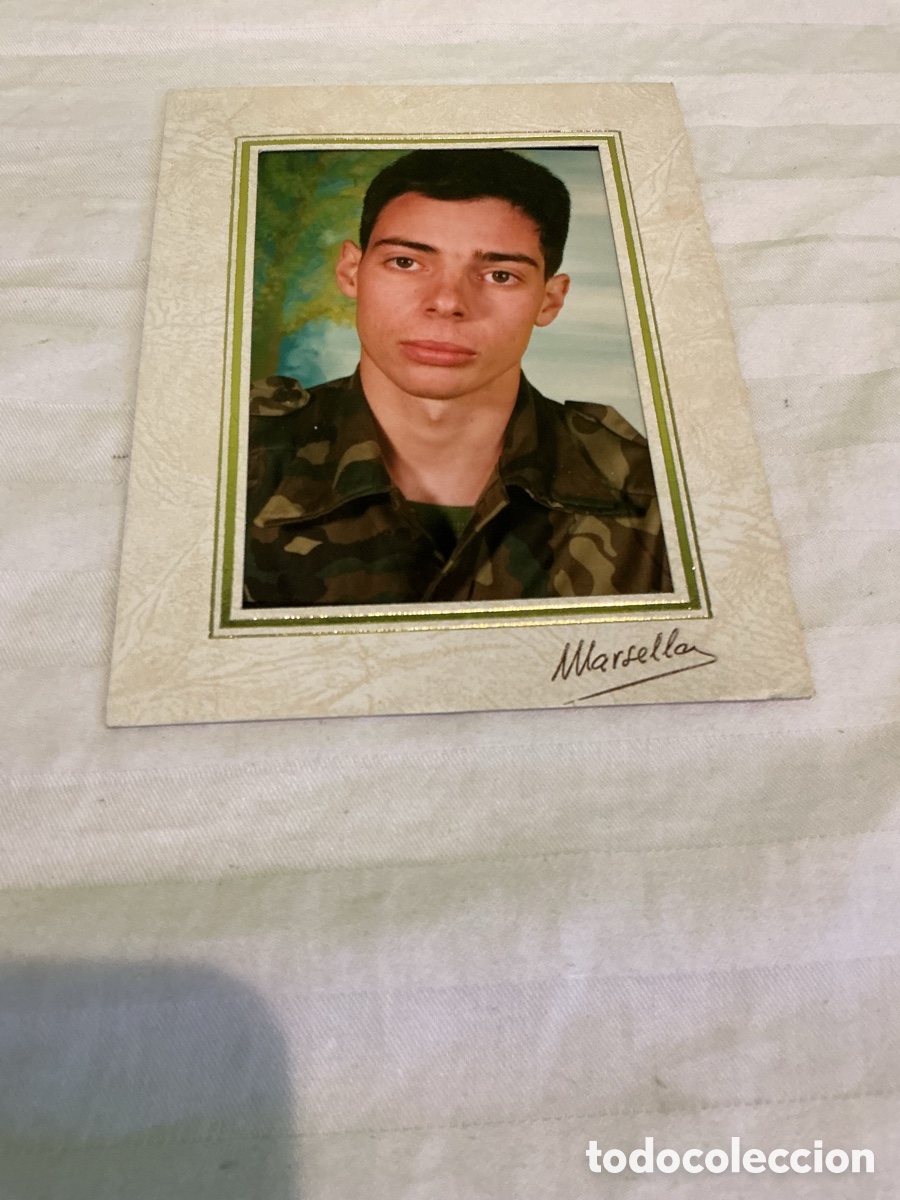 Fotograf&iacute;a antigua: Fotograf&iacute;a militar a color de joven soldado con uniforme de camuflaje &ndash; Estudio Marsella