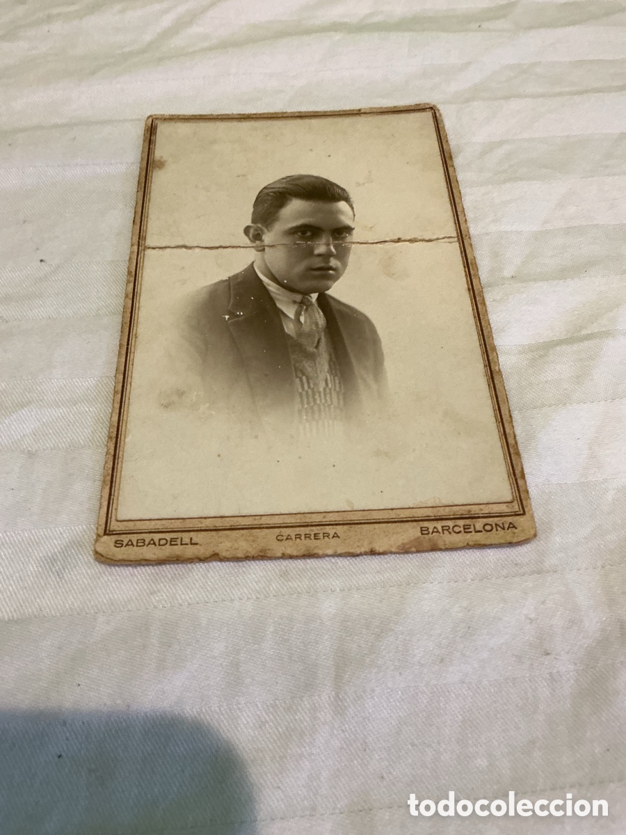 Fotograf&iacute;a antigua: Antigua fotograf&iacute;a retrato de joven con gafas &ndash; Fot&oacute;grafo Carrera, Sabadell Barcelona