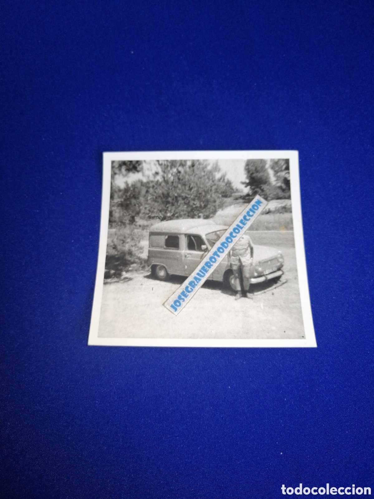 Fotograf&iacute;a antigua: RENAULT 4 COCHE CON MODELO POSANDO FOTOGRAF&Iacute;A ANTIGUA SIGLO PASADO