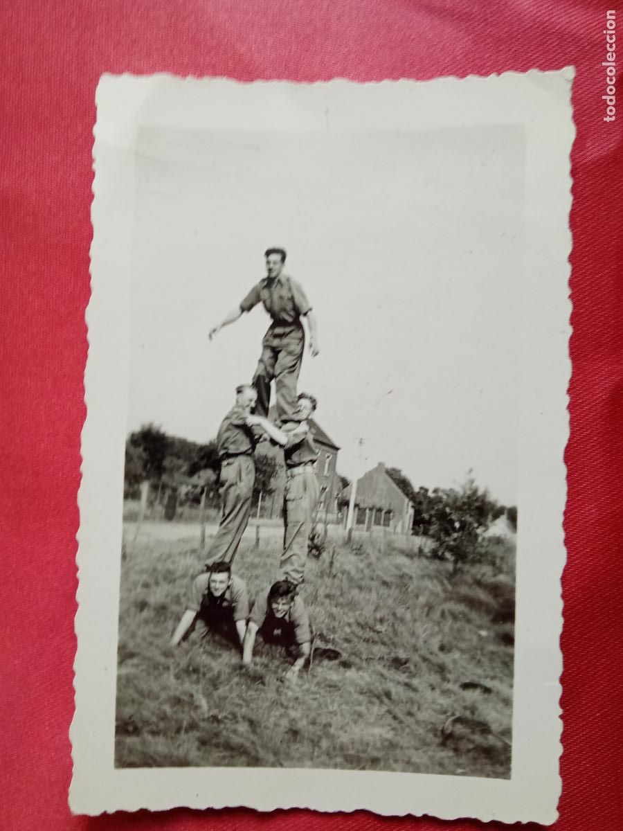 Fotograf&iacute;a antigua: Soldados belgas torre humana a&ntilde;os 30/50 F-2 P.2-160