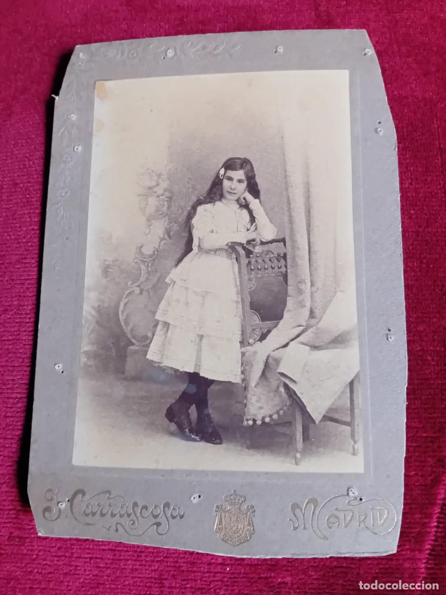 Fotograf&iacute;a antigua: Chica recostada en una silla, J. Carrascosa, Madrid