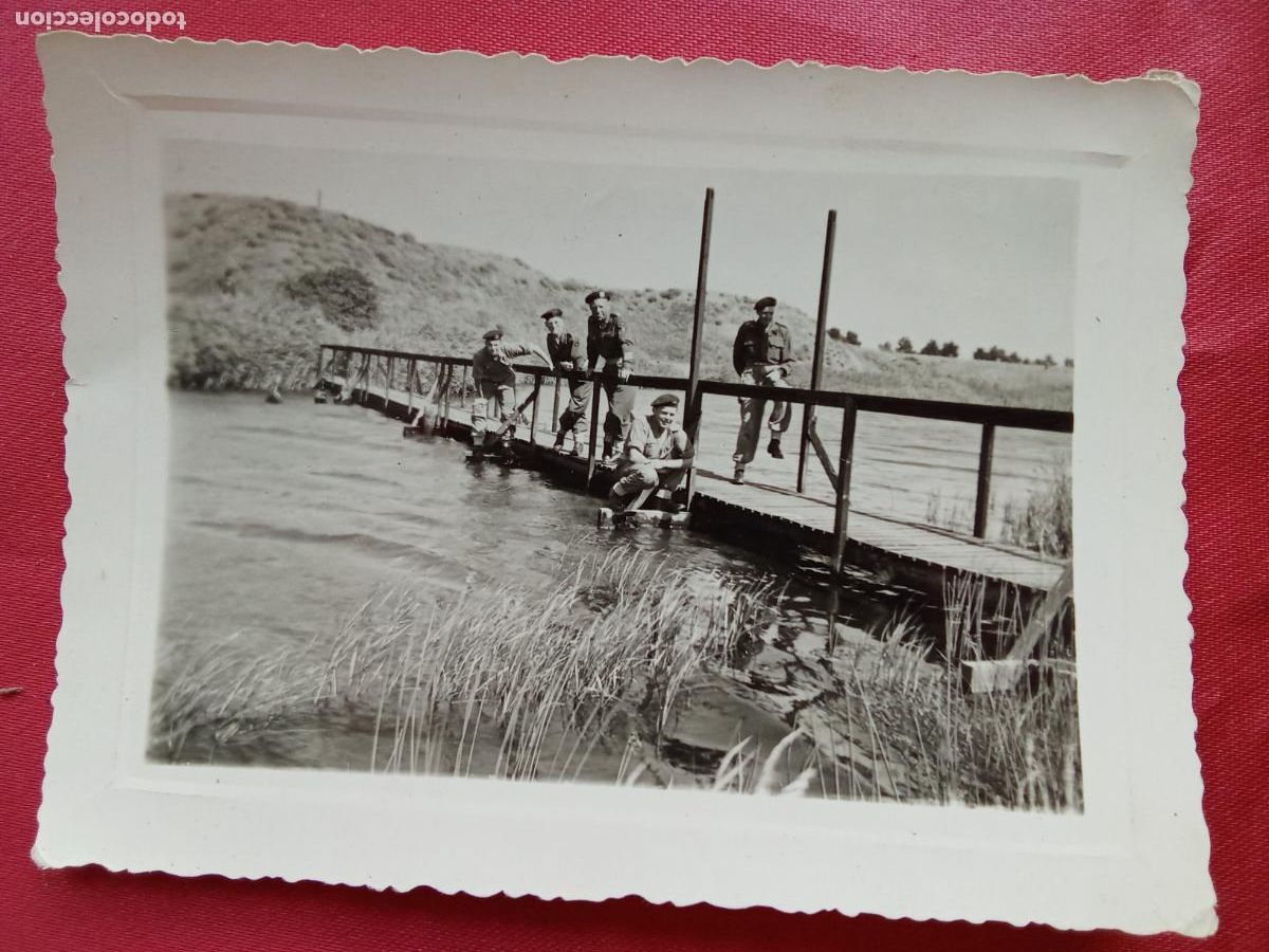 Fotograf&iacute;a antigua: Fotograf&iacute;a soldados B&eacute;lgica cruce rio, postguerra a&ntilde;os 40 P.1353