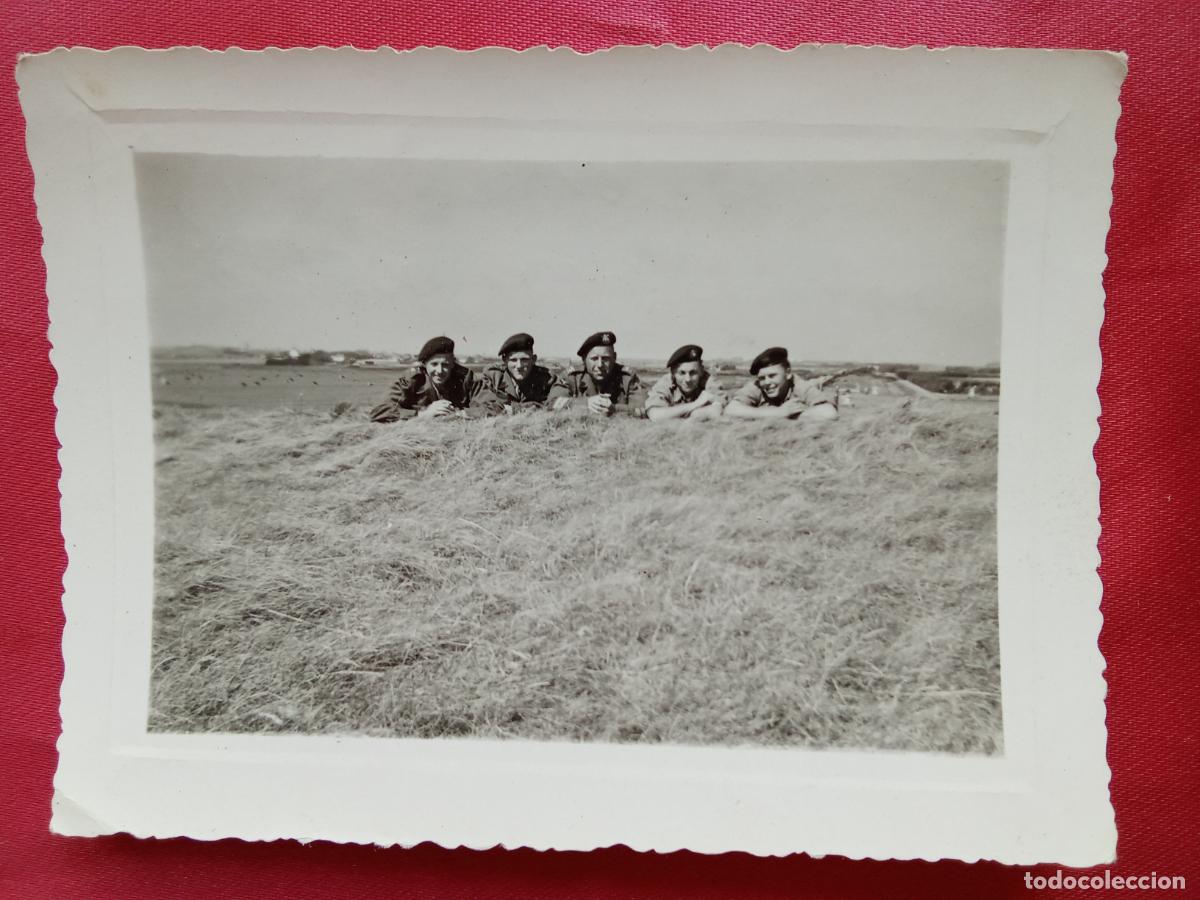 Fotograf&iacute;a antigua: Fotograf&iacute;a soldados posando en el campo Belgica a&ntilde;os 40 P.1362