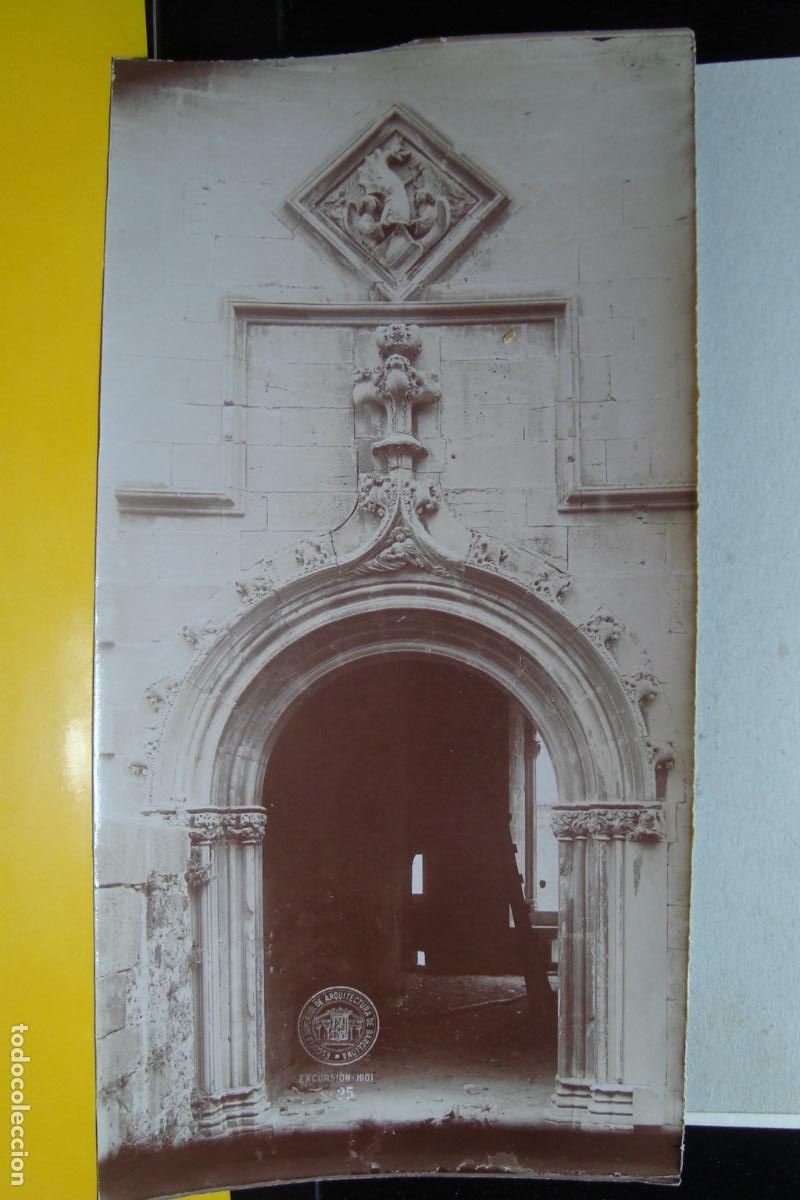 Fotograf&iacute;a antigua: ANTIGUA FOTOGRAFIA ENTRADA PALAU POBLET TARRAGONA. FOTO ESCUELA ARQUITECTURA BARCELONA