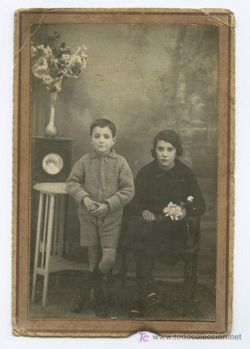 Photographie ancienne: NI&Ntilde;OS. Bonita fotograf&iacute;a de ni&ntilde;os con flores. Autoria desconocida.