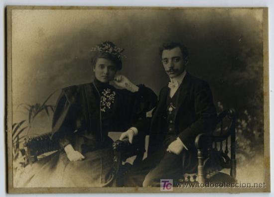 Photographie ancienne: Preciosa fotograf&iacute;a nupcial. Inicio del s. XX. BCN. F: MARIN&Eacute;.