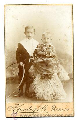 Fotograf&iacute;a antigua: NI&Ntilde;O CON JUGUETE CDV. FOTO ALEMANA-BERLIN