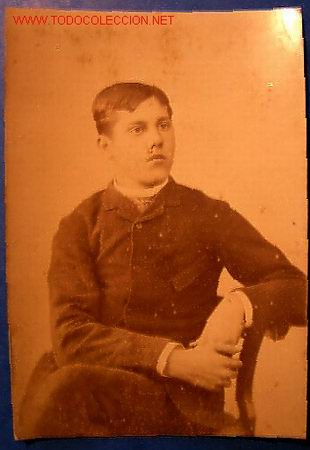 Photographie ancienne: Joven sentado