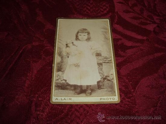 Fotograf&iacute;a antigua: ni&ntilde;a con mu&ntilde;eca ,photographie artistique arthur lair de bordeaux, p l r paris