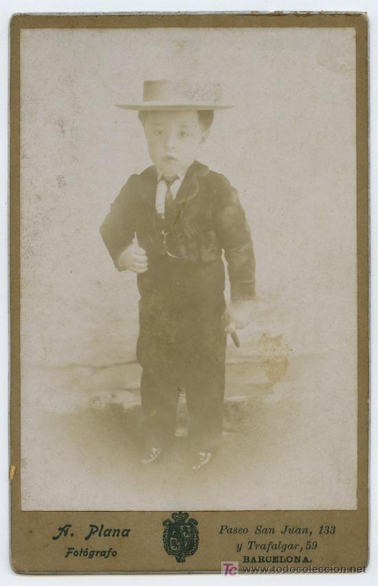 Fotografia antica: NI&Ntilde;O y puro en la mano. F: A. Plana. BCN. Circa 1890