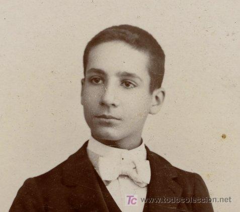 Fotografia antiga: NI&Ntilde;O. Detallista foto de ni&ntilde;o con estudiada pose. F: Fotograf&iacute;a Universal. BCN. Circa 1890