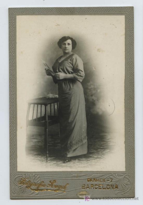 Fotografia antica: Dama modernista. F: fotograf&iacute;a Royal. BCN. Circa 1910