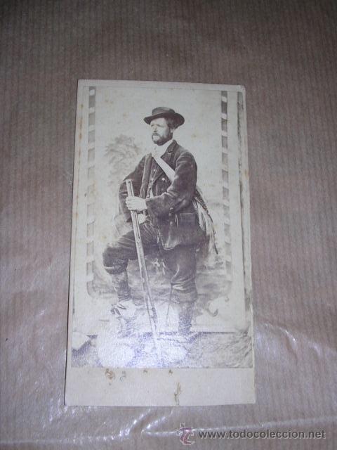 Fotograf&iacute;a antigua: CAZADOR CARTE DE VISITE TIO GAMBUS - 11X6 CM.