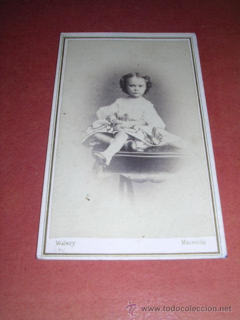 Photographie ancienne: CARTE DE VISITE - RETRATO DE UNA NI&Ntilde;A 1864 WALERY PHOTGR.MARSEILLE  -10,5X6,5 CM