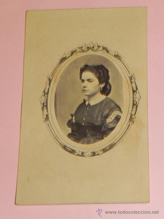 Fotograf&iacute;a antigua: FOTOGRAFIA ALBUMINA DE MUJER TIPO CDV, MIDE 10 X 6   CMS, NO PONE FOTOGRAFO.