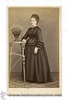 Fotografia antiga: Retrato femenino de Antonio Rodamillans. Carte de Visite, CDV, 6,5x10,5 cm.