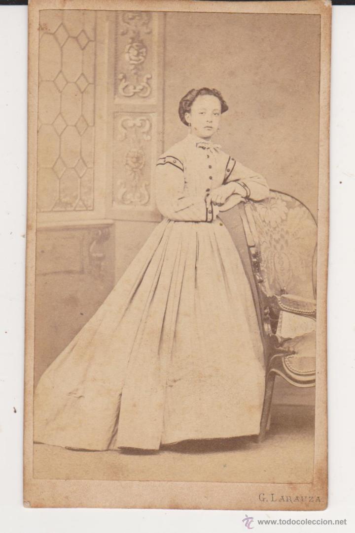 Fotograf&iacute;a antigua: G.Larauza operador de los establecimientos Ken y  Nadar de Paris,Rambla del Centro 36 y 38