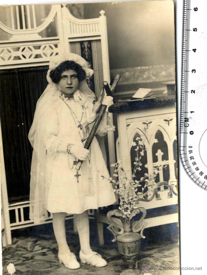 Fotograf&iacute;a antigua: FOTO NI&Ntilde;A EN TRAJE COMUNI&Oacute;N  SIN FOT&Oacute;GRAFO