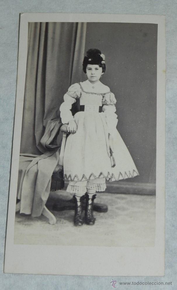 Photographie ancienne: FOTOGRAFIA ALBUMINA CDV DE NI&Ntilde;A, NO CONSTA EL FOTOGRAFO, SIGLO XIX, MIDE 10,5 X 6 CMS.
