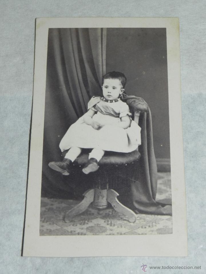 Fotograf&iacute;a antigua: FOTOGRAFIA ALBUMINA CDV DE NI&Ntilde;A, NO CONSTA EL FOTOGRAFO, SIGLO XIX, MIDE 10,5 X 6 CMS.