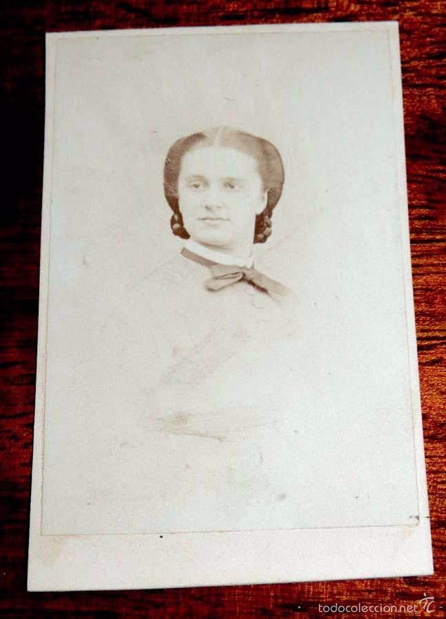 Antique Photography: FOTOGRAFIA ALBUMINA TIPO CDV DE MUJER DE FINALES DE SIGLO XIX, FOTO J. DE PARADA, MIDE 10 X 6 CMS. A