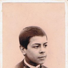 Fotografía antigua: FOTO C. DE VISITA.RETRATO DE NIÑO CON GRAN LAZO. CA.1890. AUTOR DESCONOCIDO. PROCEDENCIA: BARCELONA.. Lote 57690343