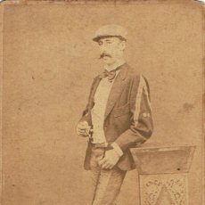 Fotografía antigua: FOTO CARTA DE VISITA. RETRATO DE MILITAR. CA.1860-1865. FOTÓG: MANUEL MAIDIN. MANILA. FILIPINAS. Lote 58348840