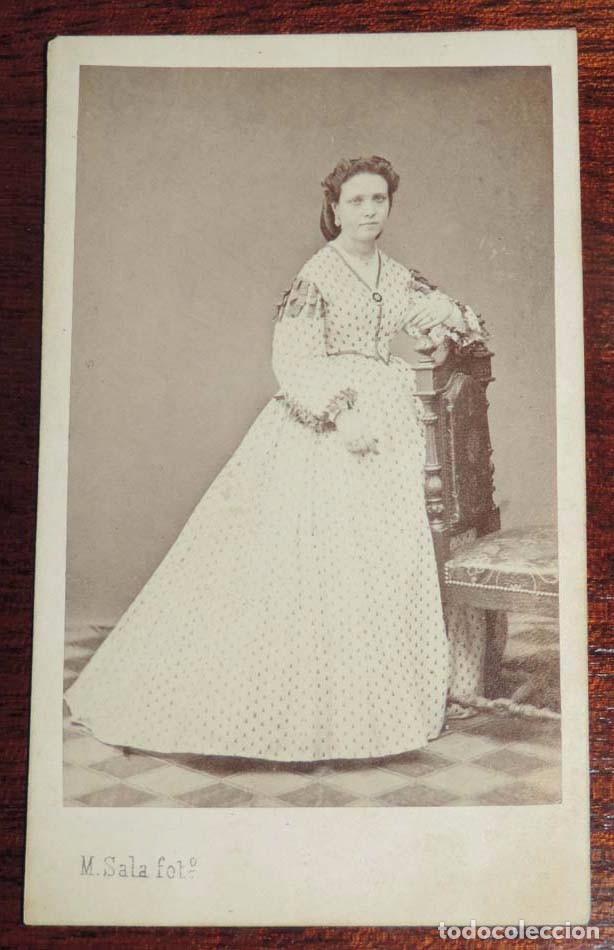 Photographie ancienne: FOTOGRAFIA CDV ALBUMINA DE DAMA, CARTE DE VISITE, FOTOGRAFO M. SALA DE BARCELONA, MIDE 10,5 X 6,5 CM
