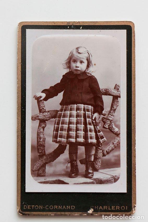 Photographie ancienne: Carte de visite de ni&ntilde;a con falda de cuadros. Foto Deton Cornand