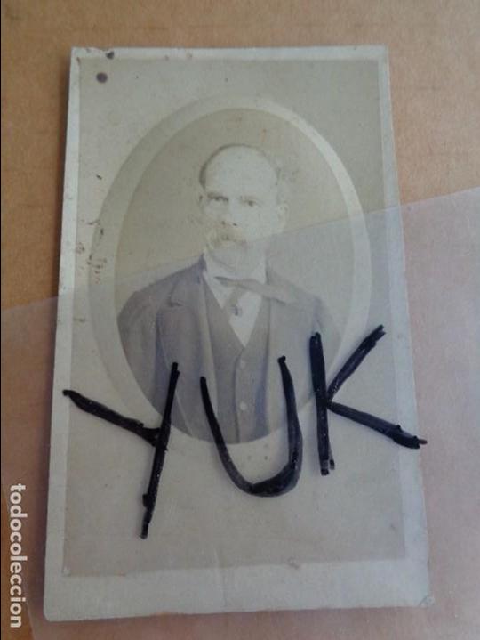 Fotograf&iacute;a antigua: FOTO DE CABALLERO con pajarita suelta - SIGLO XIX - SIN FOTOGRAFO CONOCIDO