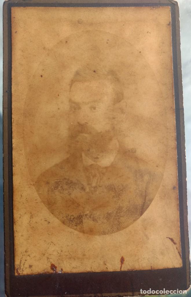Fotografia antiga: Fotograf&iacute;a formato tarjeta de visita, F. Peinado fot&oacute;grafo Gijon Asturias. Retrato caballero. Defect