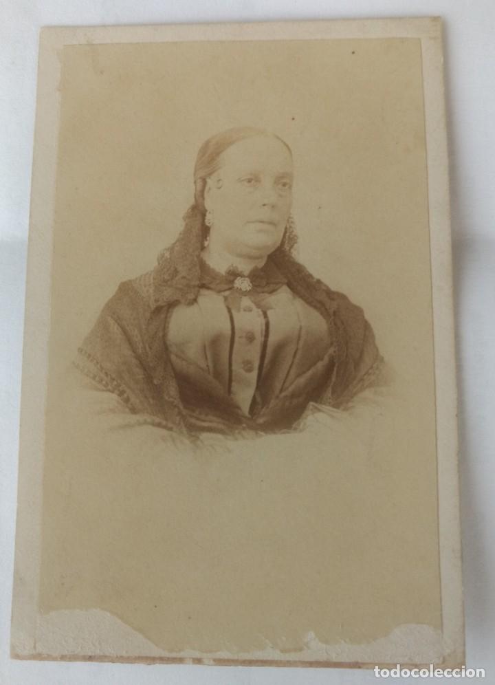Fotografia antiga: Fotograf&iacute;a alb&uacute;mina, madre de Avelino Prendes, Foto de Crespo y Cruz Gij&oacute;n. Asturias.