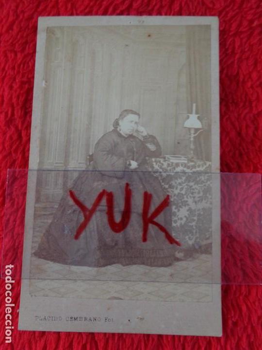 Fotograf&iacute;a antigua: CDV - RETRATO DE DAMA DESCONOCIDA DEL FOTOGRAFO PLACIDO CEMBRANO Y ALVAREZ DE CARMONA (SEVILLA)