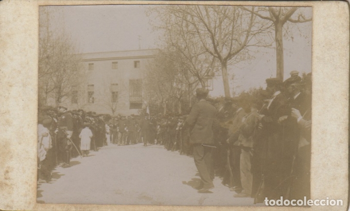 Fotograf&iacute;a antigua: fotografia carte de visite procesion ejercito