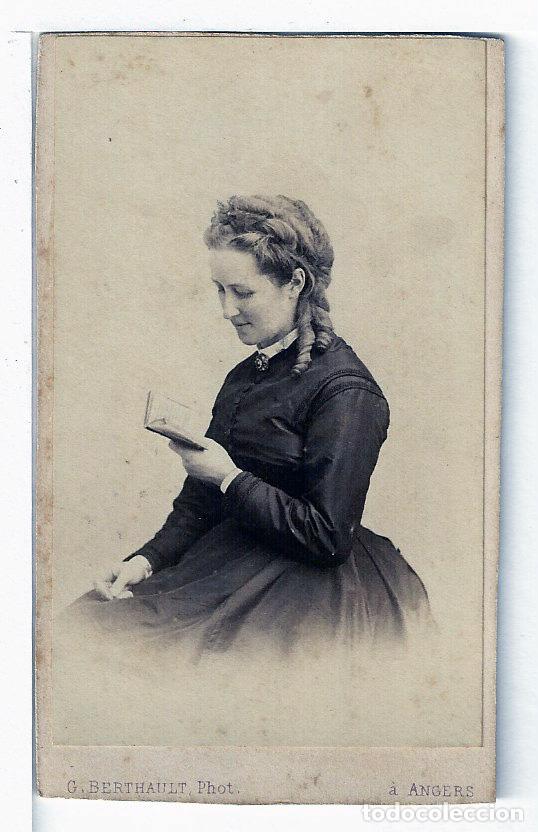 Photographie ancienne: FOTOGRAFIA TARJETA CARTA DE VISITA FOTO BERTHAULT COMTEFRE VALERIE ,TV2630