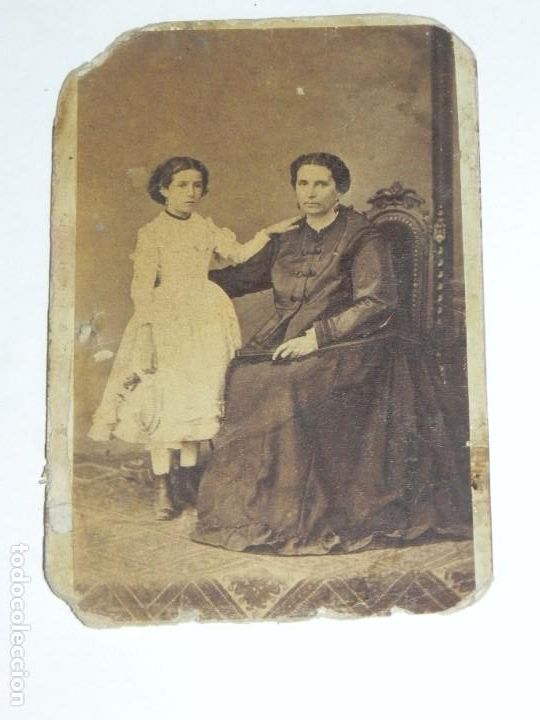 Fotografia antiga: FOTOGRAFIA ALBUMINA DE MUJER CON SU HIJA, FOTO J. POUJADE, MIDE 9 X 5,5 CMS.