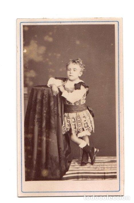 Fotograf&iacute;a antigua: CARTE DE VISITE CON ESCENA DE NI&Ntilde;O