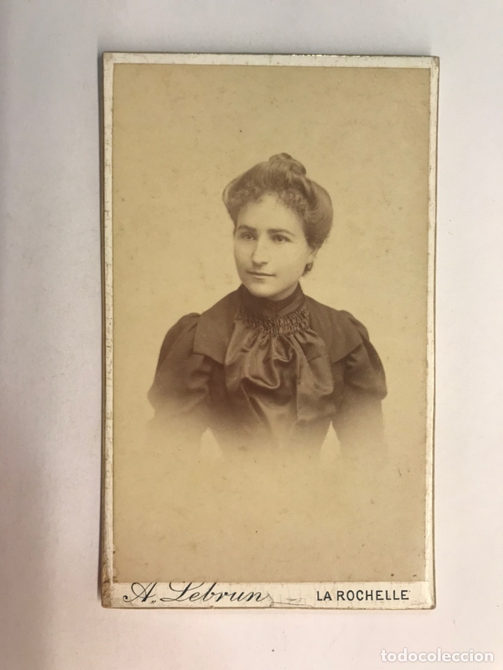 Fotograf&iacute;a antigua: CDV Carte de Visite, Retrato de una Dama, fotografo A. LEBRUN, La Rochelle Francia, (fin Siglo XIX)