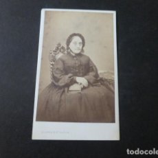 Fotografía antigua: VALENCIA CARTE DE VISITE RETRATO DE DAMA LUDOVISI Y SU SEÑORA FOTOGRAFO HACIA 1865. Lote 226356220