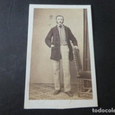 Fotografía antigua: CADIZ CARTE DE VISITE RETRATO DE CABALLERO RAMON HERNANDEZ FOTOGRAFO HACIA 1865. Lote 226361467